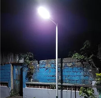 solar-powered-led-street-lamps.png